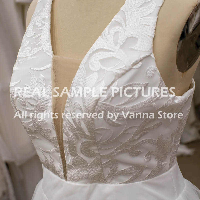 

Deep V Neck Lace Wedding Bride Gown Criss Cross Back Plus Size 2020 Destination Elegant Romantic Bridal Dress Real Photo 9175