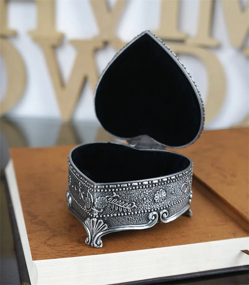 Vintage Detailed Carved Jewelry Box Heart Shape Trinket Box Ring Earrings Treasure Organizer Box Christmas Birthday Gift