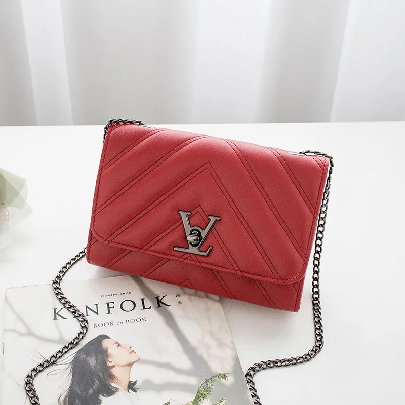 

2021 Korean Fashion Version Bag Women Embroidered Fragrance Small Bag Shoulder Crossbody Messenger Designer Chain Bag Handbag