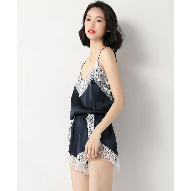 Комплект пижамный Женский кружевной на бретелях-спагетти топ и шорты шелк