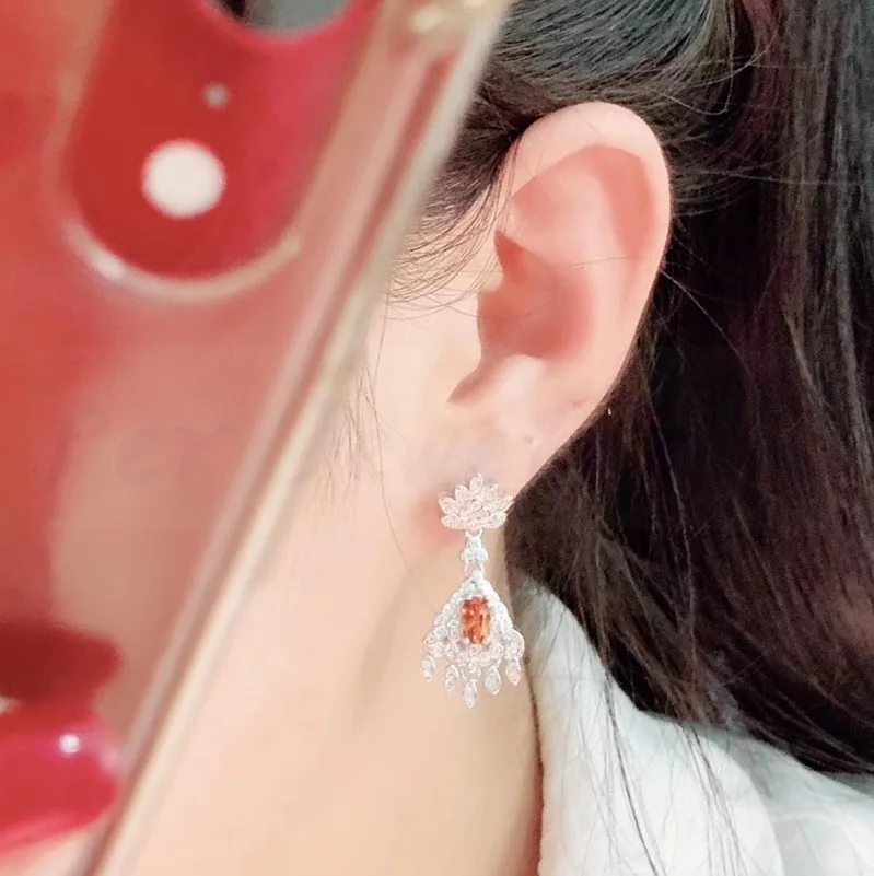 Серьги подвески с натуральным Рубином или изумрудом гранатом бесплатная