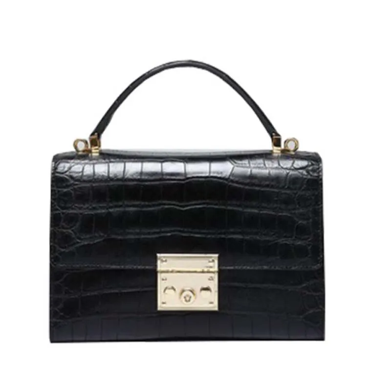 Рисунок 5 - Внутренняя женская сумка из крокодиловой кожи