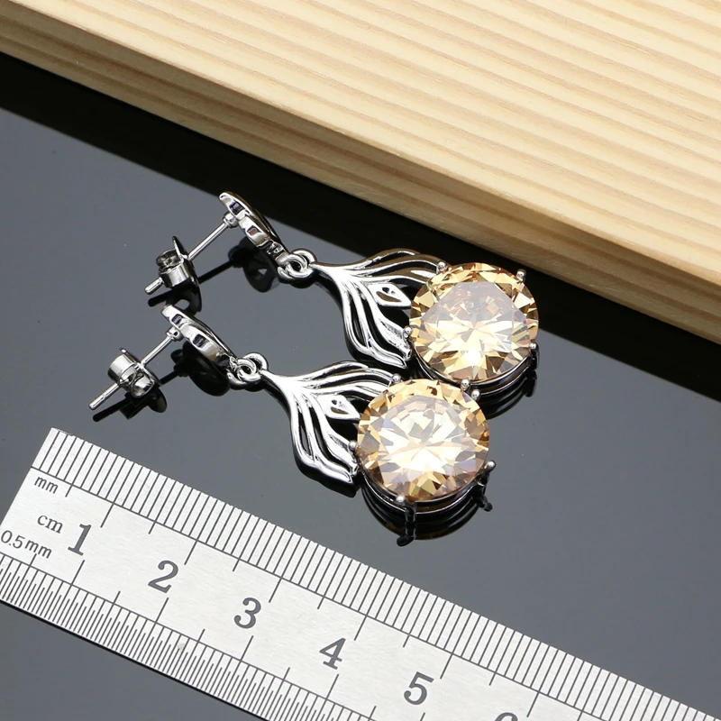 Комплект из колье и серёг серебра 925 пробы с топазом