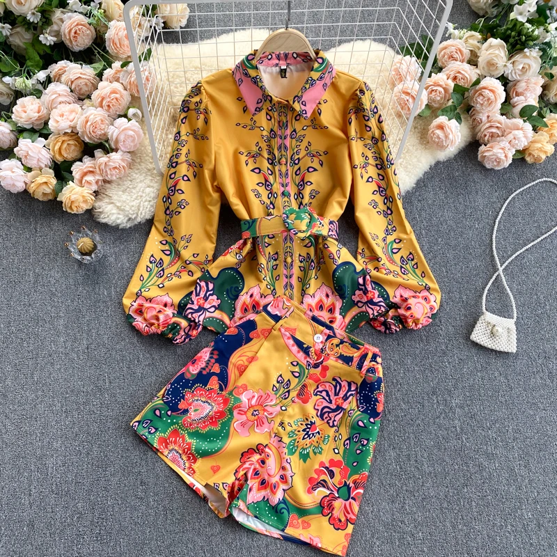 

2021 Spring Summer Women New Fashion Set Large Size Settemperament Shirt Printed Wide-leg Shorts Fashionable Two-Piece Sets s325