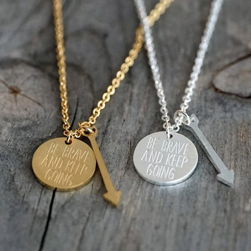 V привлечь 2017 уверены цвета: золотистый Серебристый колье лакомство быть храбрым