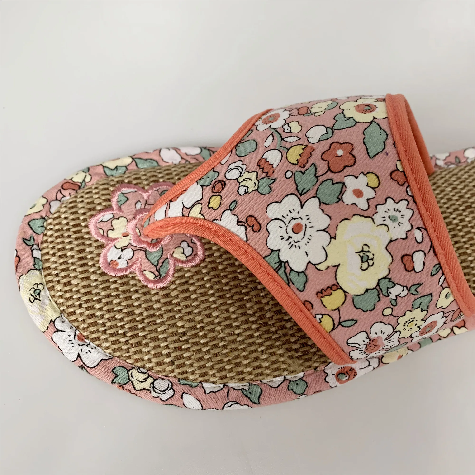 Новейшие пляжные шлепанцы Вьетнамки Женские мягкие льняные летние домашние