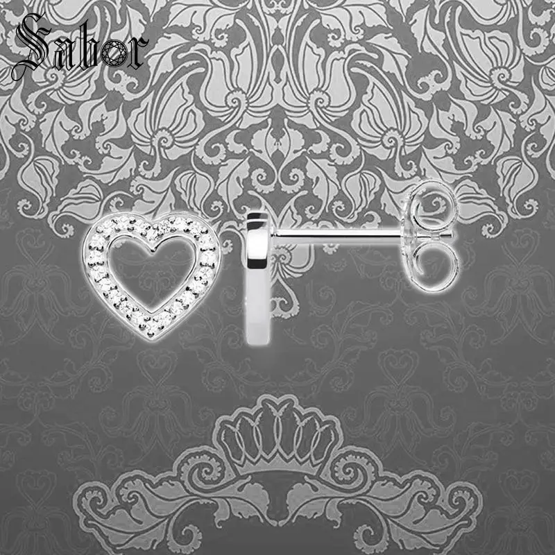 Серьги-гвоздики с сияющим сердцем серебряное ювелирное изделие белым кубическим