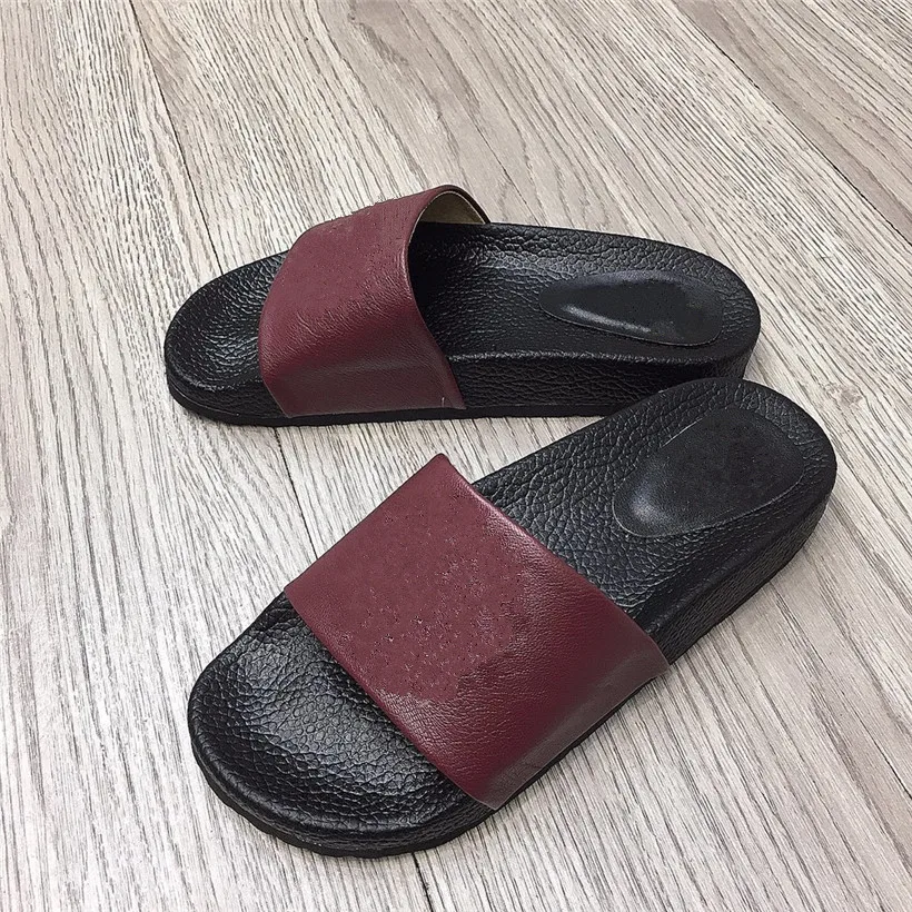 

Designer brand Women's Slippers Men Shoes Women Couple Flip Flops Soft Casual Summer Male Chaussures Femme Slides