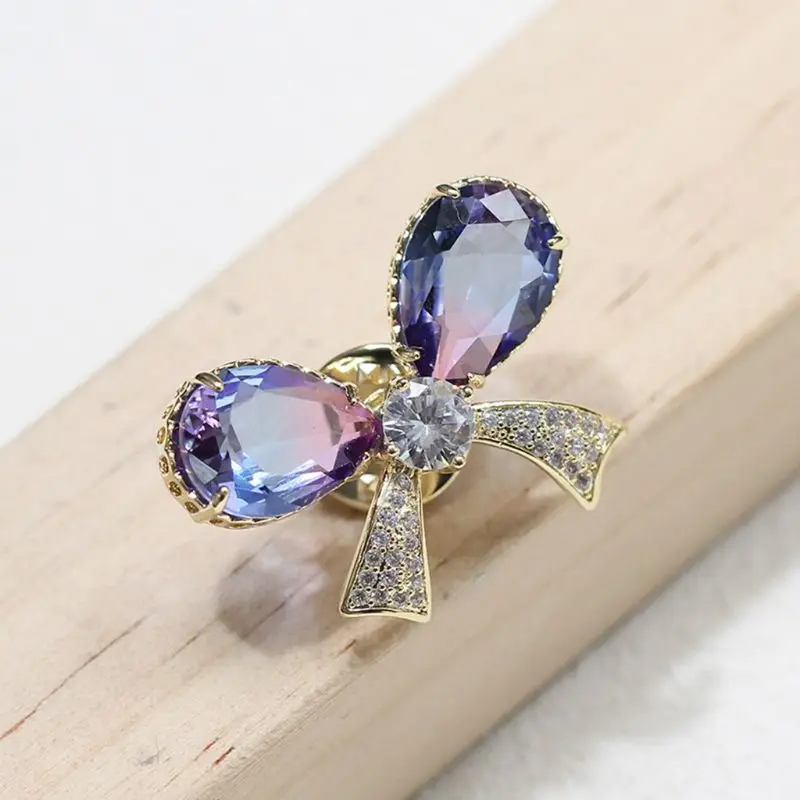 

Fashion Simulation Crystal Bow Tie Temperament Sweater Coat Brooch Costume Clothing Hat
