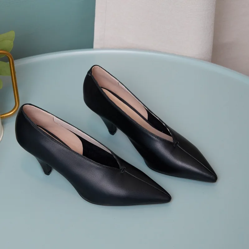 

pointed women's high-heeled Autumn 2021 leather thick-heeled shoes size