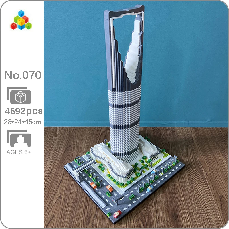 

Модель автомобиля YZ 070 с изображением башни Королевства Саудовская Аравия