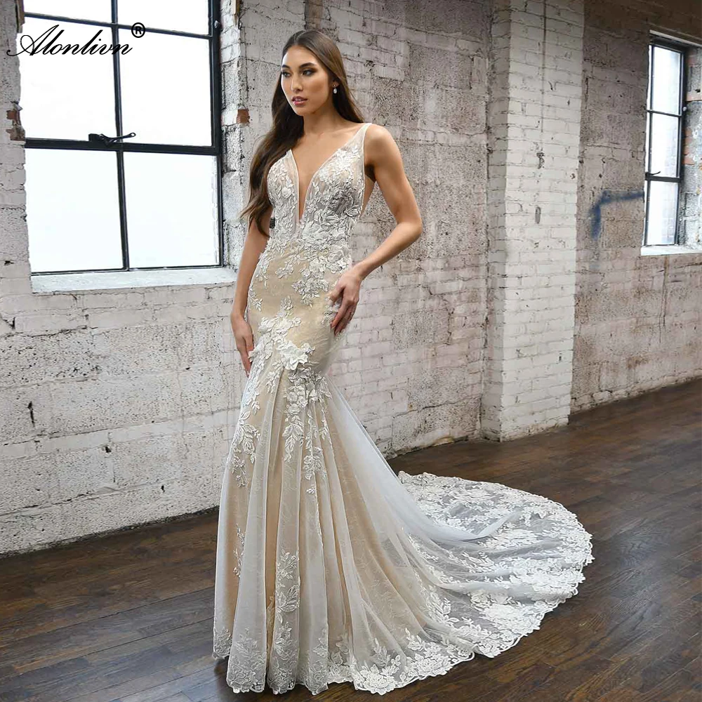 

Женское свадебное платье с юбкой годе, длинным рукавом и шлейфом