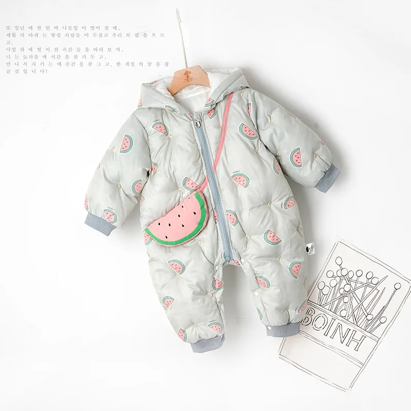 

Winter baby boys and girls to keep warm and comfortable jumpsuit with a hat ha clothes out of the dress