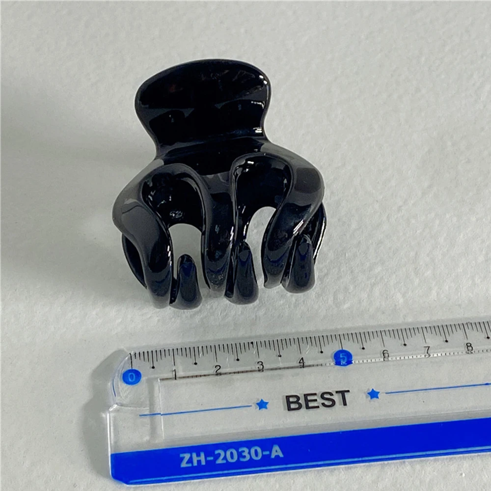 

New Hollow Catch Clip Geometric Irregular Ponytail Clips Small Hair Claw Clips Women Temperament Hair Accessories