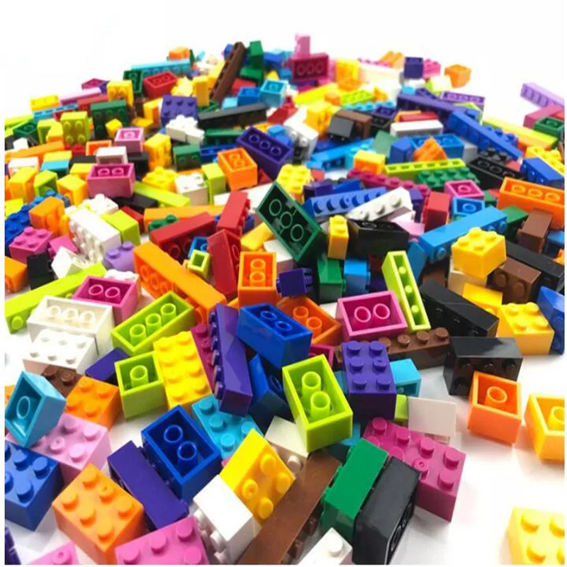 1000 штук строительных блоков в форме миньона Джорджа из мультфильма