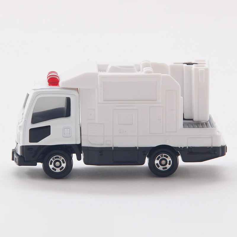 Модель автомобиля Takara Tomy Tomica ISUZU № 28 | Игрушки и хобби