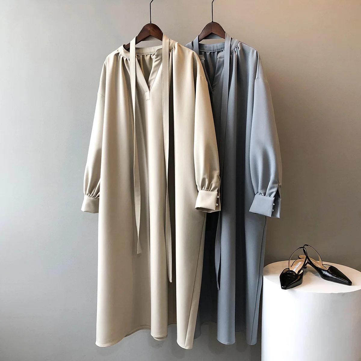 

Elegant Temperament Spring V-Neck Lace Dress Women 2021 New Korean Loose Long-Sleeve Solid Colour Long Dresses Ladies New Party