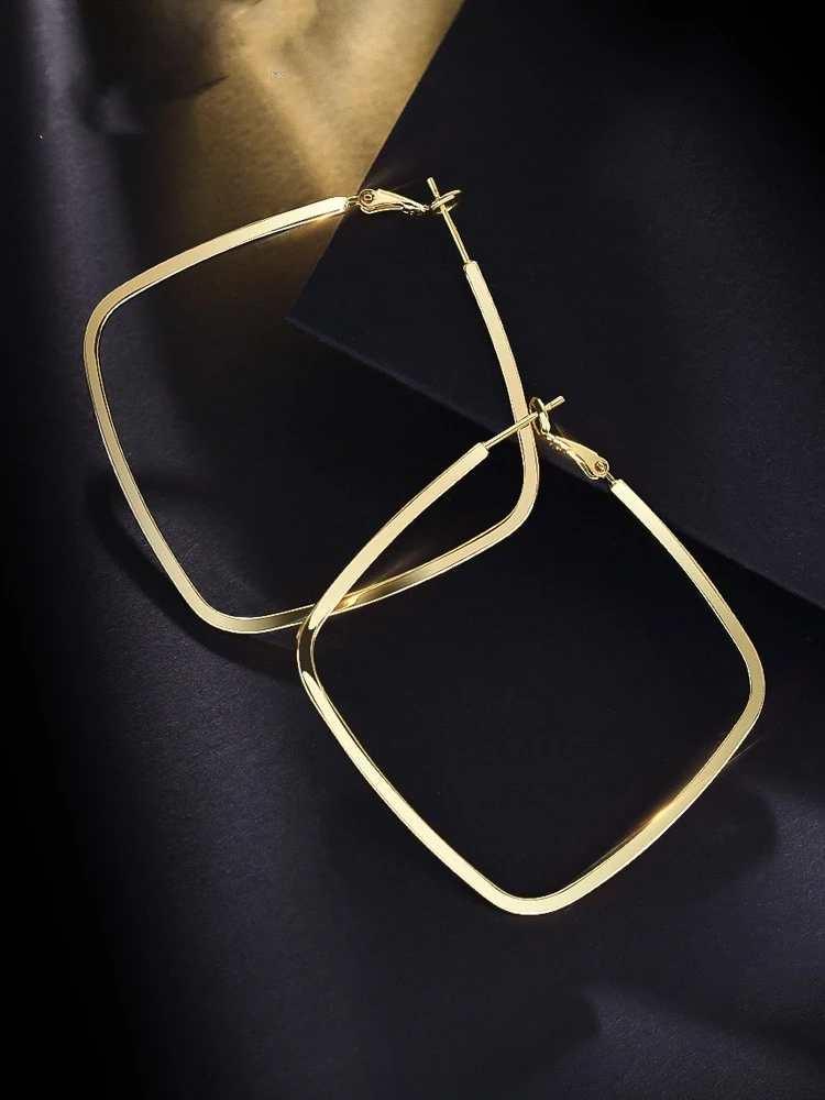 

Gold-plated high-end exaggerated big earrings female fashion square earrings European and American temperament metal Earrings