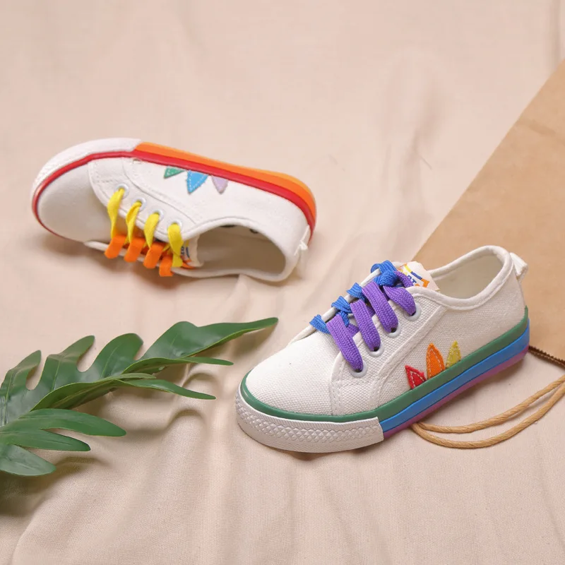 Модные детские туфли для девочек розовые синие радужные парусиновые