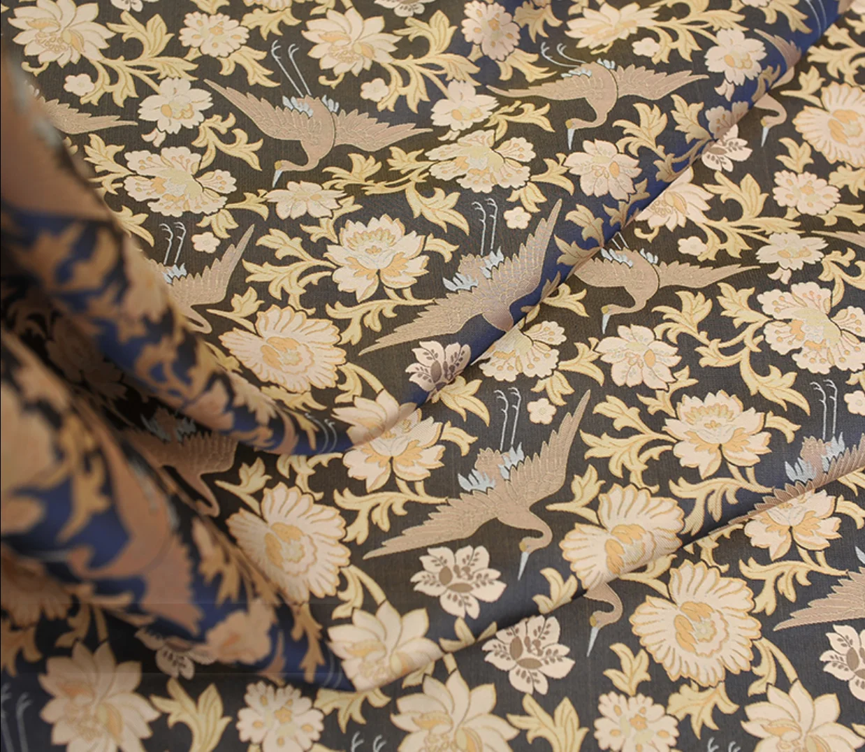 

Натуральный экологически безопасный материал HD цифровая шелковая ткань с распылителем квадратная ткань для шарфов B285