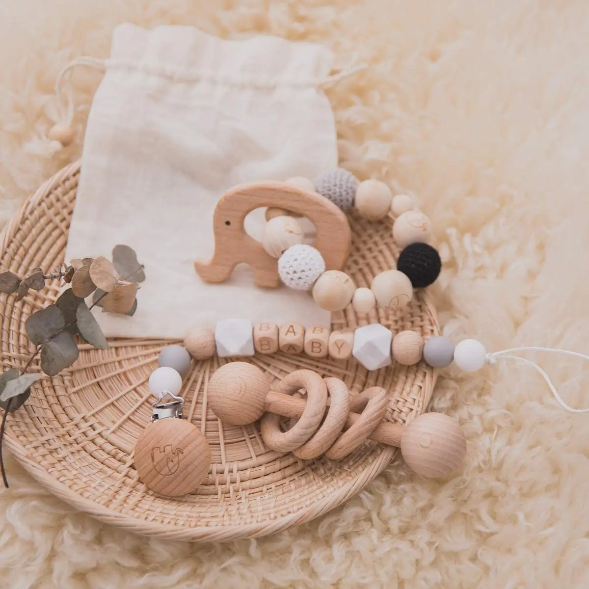 

Personalize Silicone Bead Pacifier Baby Wooden Pram Clip Infant Teething Toys Baby Pain Relief Perfect Newborn Gift For Kids