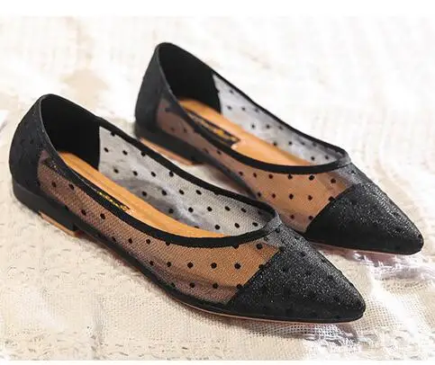 black polka dot Прозрачная женская обувь в горошек; Новинка; туфли на плоской подошве из дышащего сетчатого материала; повседневные туфли-лодочки; элегантные лоферы с острым носком; слипоны - Цвет: black polka dot