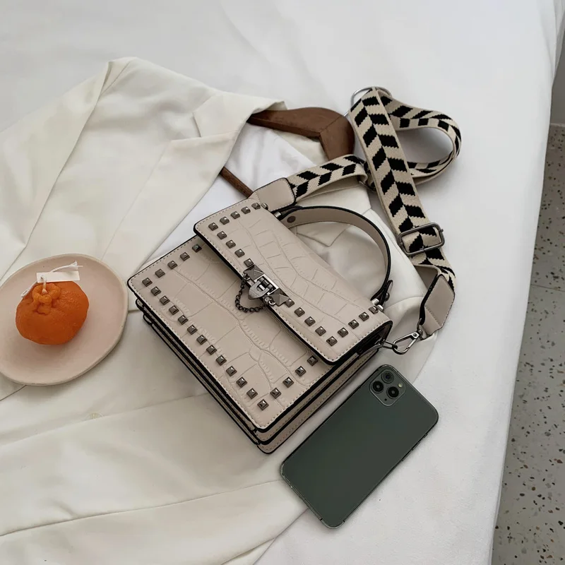 

Autumn And Winter New Female Rivet Small Square Bag Lady Messenger Bag Wide Purse Strap Single Shoulder Bag Handbag New Bolsos