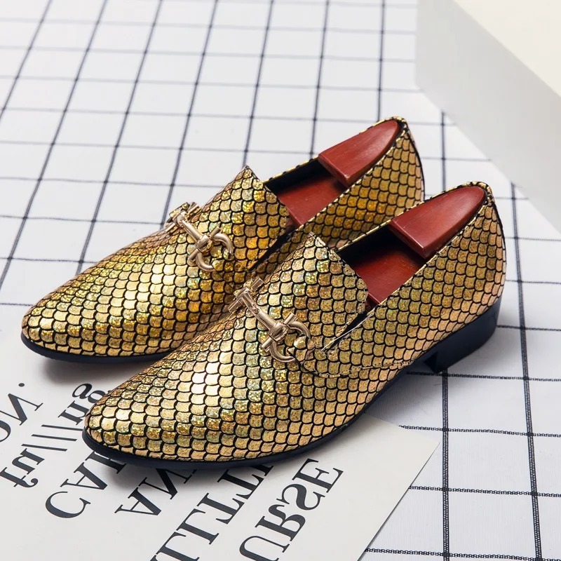 

New British Men Pointed Gold Silver Fish Scales Pattern Shoes Mlae Wedding Dress Homecoming Prom Oxfords Sapato Social Masculino