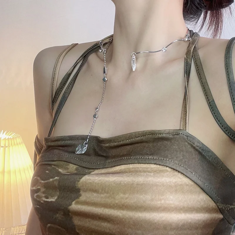 

LOVOACC Exquisite Open Metallic Waterdrop Long Tassel Pendant Necklace for Women Open Asymmetry Irregular Necklace Jewelry