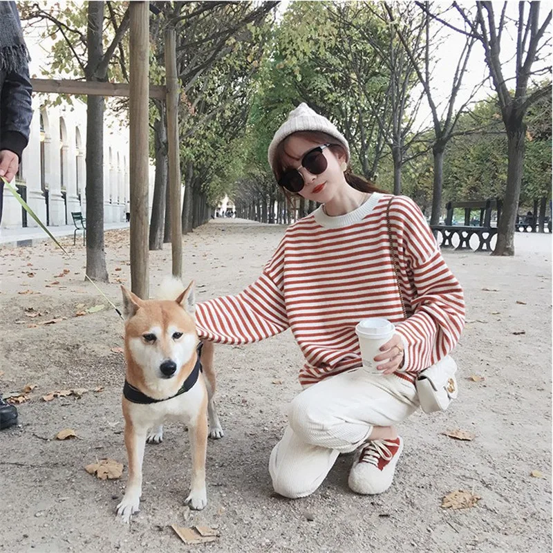 Женский полосатый свитер для грудного вскармливания трикотажный с длинными