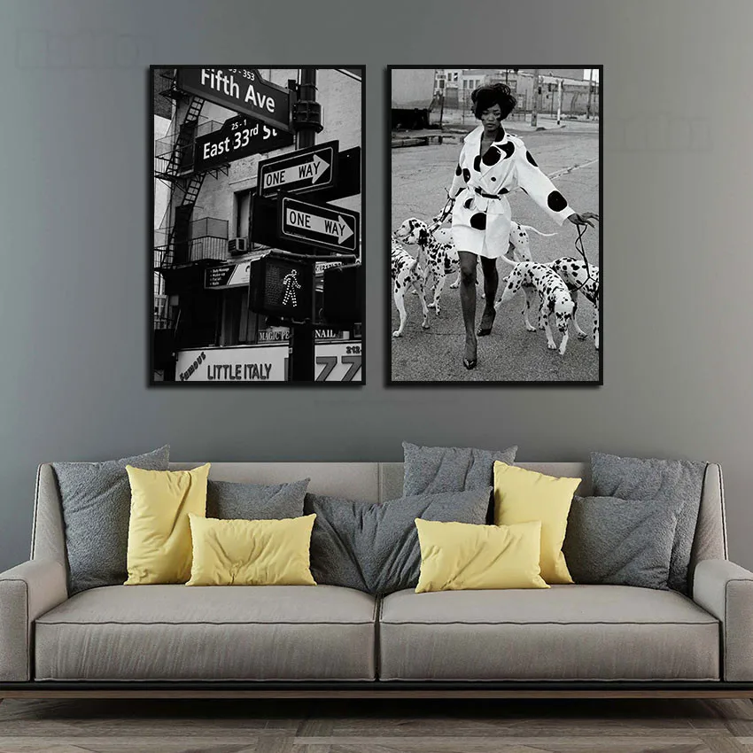 

Still Life Painting European and American Dark-Skinned Woman Dalmatian Street Sign Sign High-Level Atmosphere Home Decor Picture