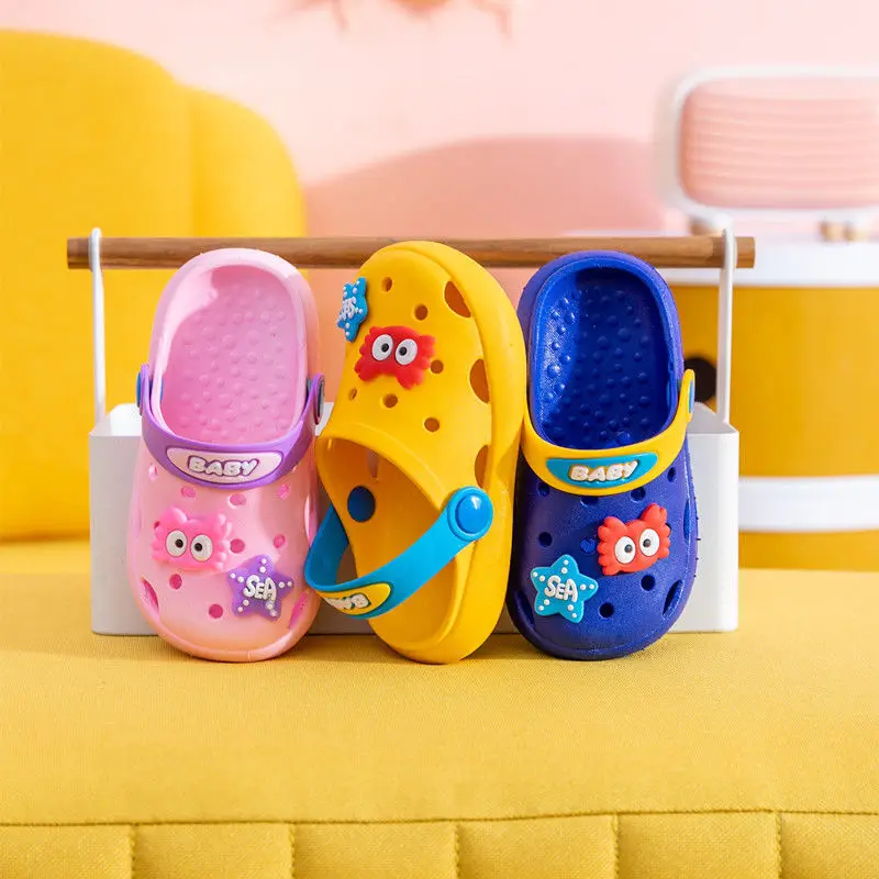 

Children's Hollow Out Slippers Summer Cute Girls 1-3 Years Old Cartoon Non-slip Male Soft Bottom Baby Sandals Home Clogs for Kid