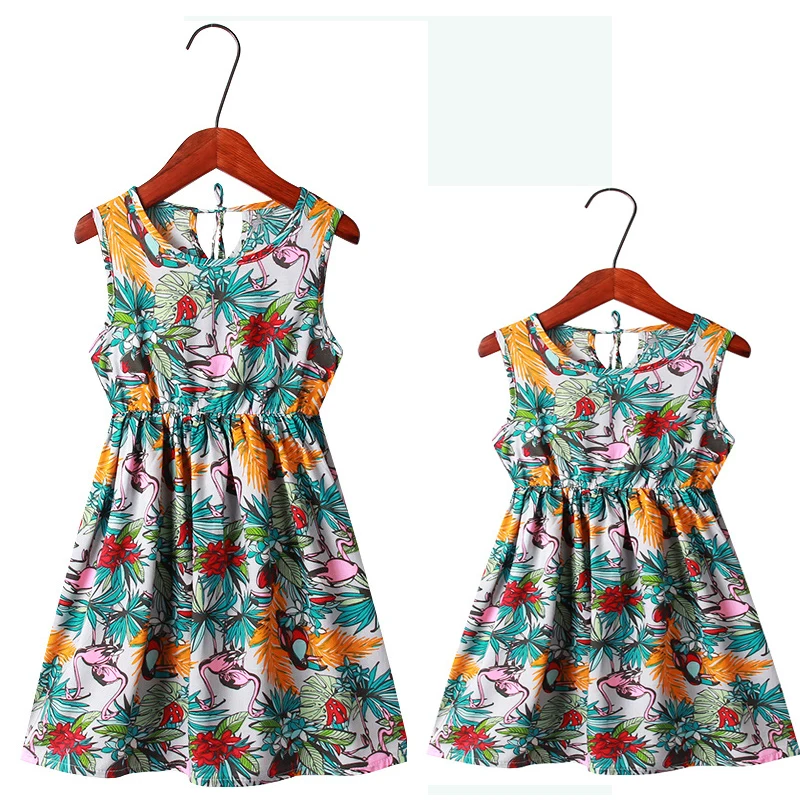 

Лидер продаж 2021, обычные платья для мамы и дочки, семейные праздничные наряды, одежда для мамы и дочки, пляжная одежда без рукавов