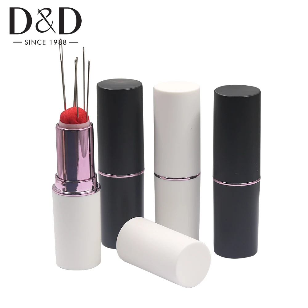 

D&D 20Pcs Lipstick Needles Pin Cushion with 5 Sewing Needles Pincushion Rotatable Stitch Pins Holder Sewing Tool Wholesale