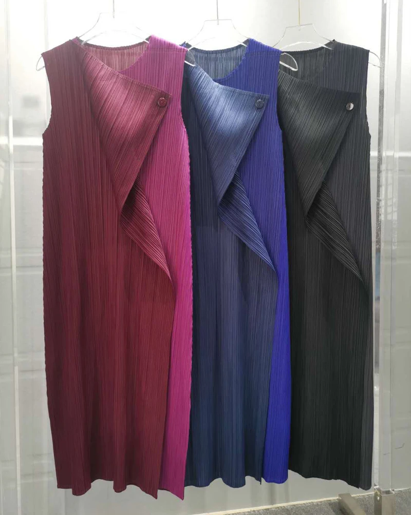 

2020 summer New Arrivals One button splicing dress miyak Pleated Fashion design O-neck Slim Elastic waist sleeveless Dresses D90