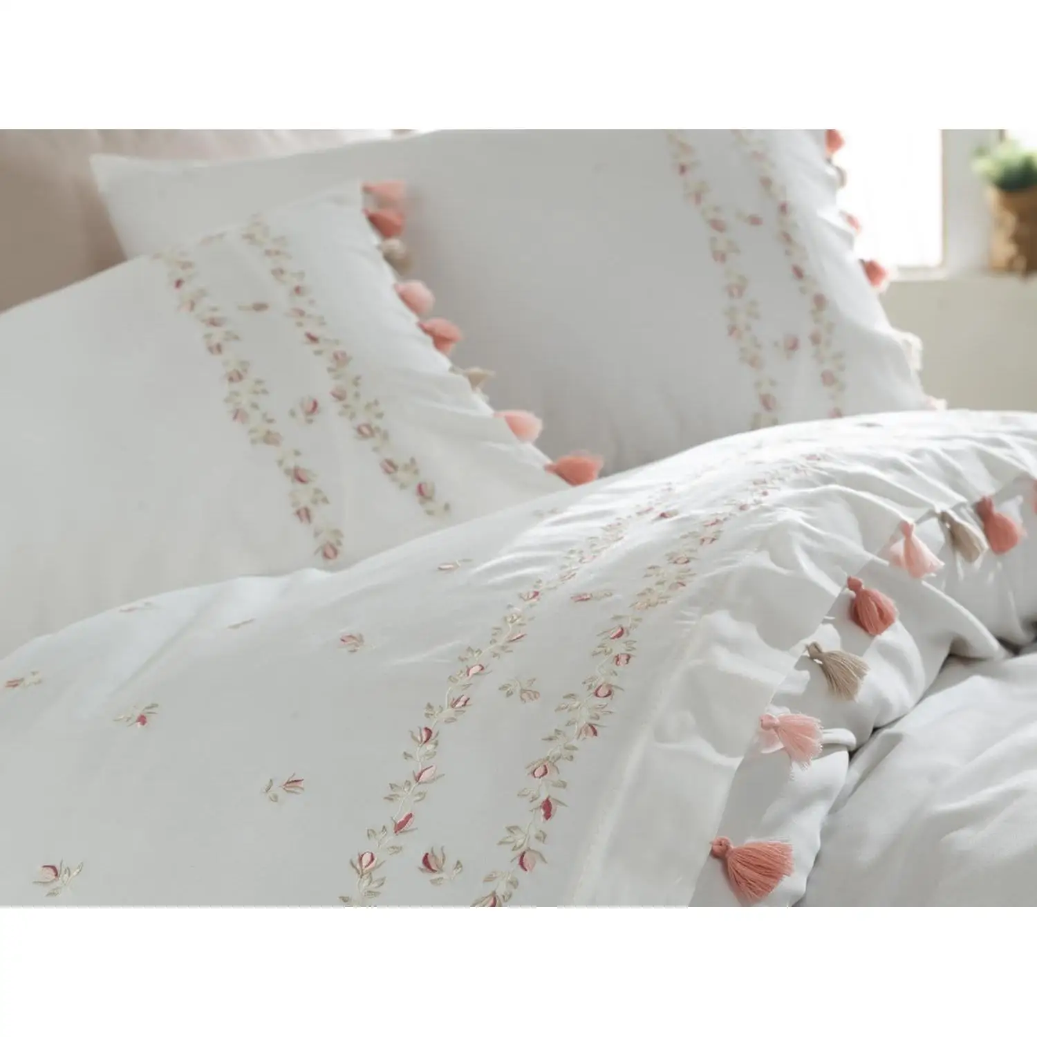 

Ruching Royal Embroidered Tassels Cotton Satin Duvet cover set