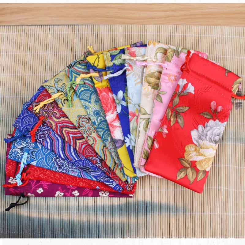 

10pcs/lot Fashion Comb Cloth Bag Brocade Beam Mouth Plum Blossom Sea Wave Flower Wealth Honor Flower Temperament Storage Bags