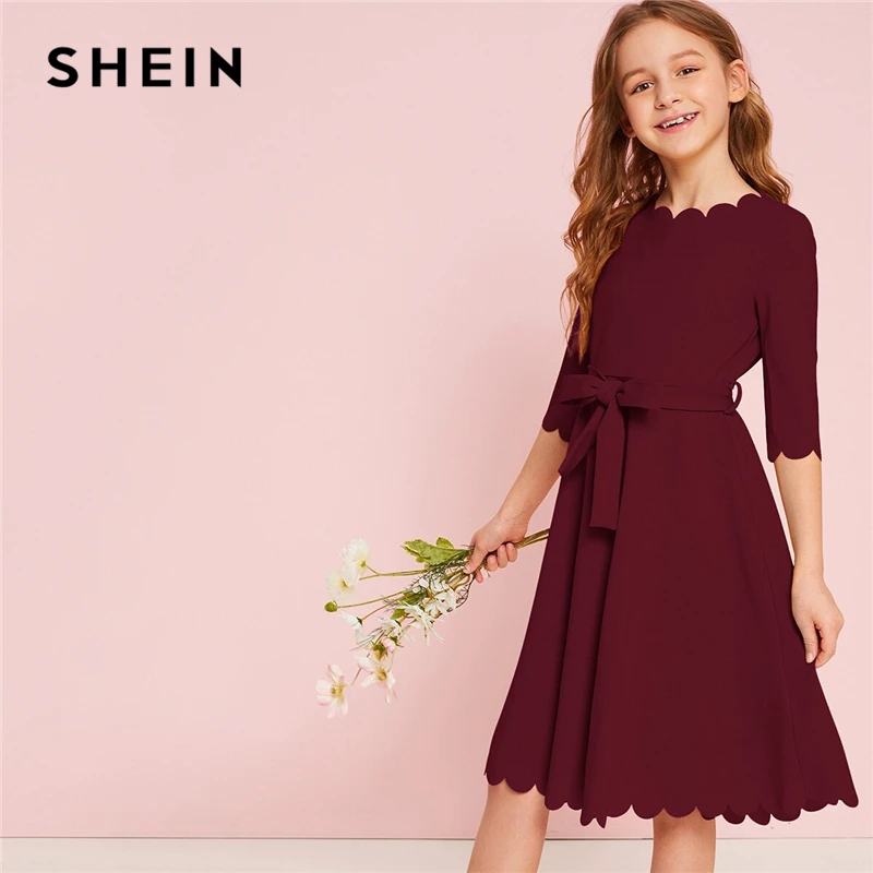 SHEIN Kiddie/однотонное праздничное платье с зубчатым подолом для девочек с поясом, г., летние детские платья с высокой талией, милое ТРАПЕЦИЕВИДНОЕ расклешенное платье до колена