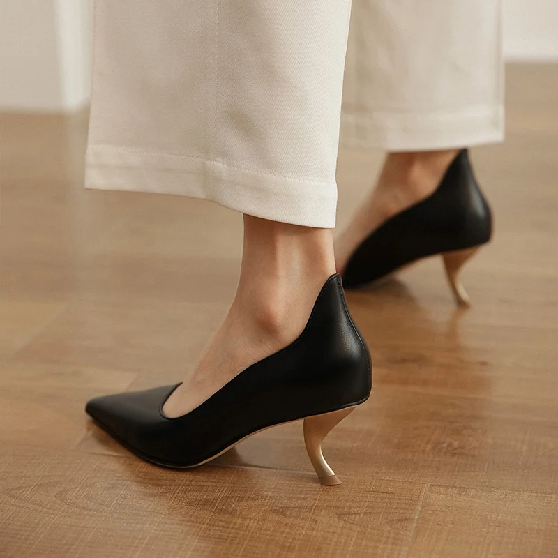Весенние туфли лодочки с острым носком Женские на высоком металлическом каблуке