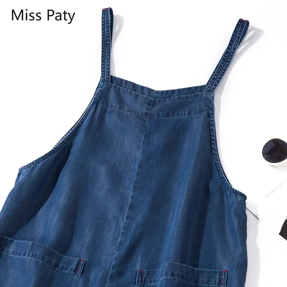 Джинсы-бойфренды женские джинсовые с завышенной талией и широкими штанинами |