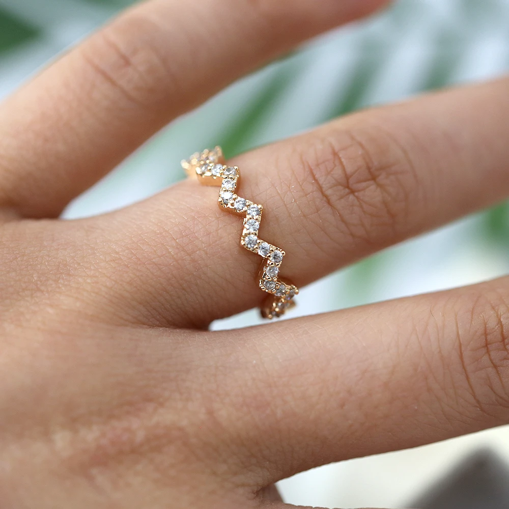 Обручальное кольцо с бриллиантами Половина Вечности из бриллиантов бриллиантом