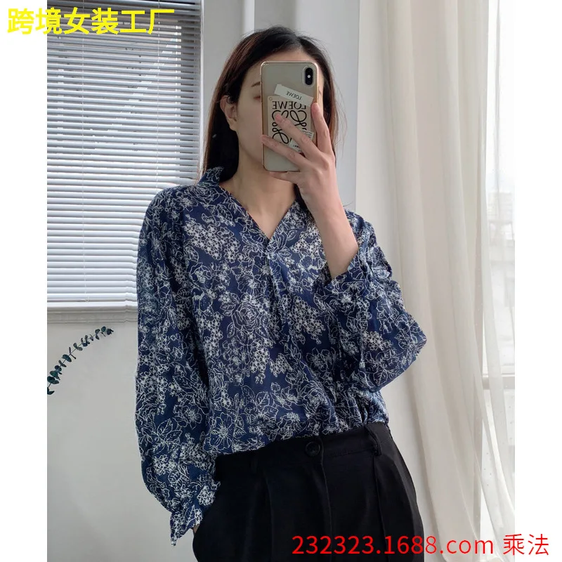 

[CY292391MG] retro elegant printing seven v-neck cotton lantern sleeve blouse