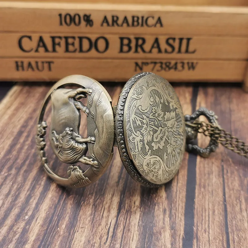 Горячие китайские зодиака полые петухи курица 3D дизайн курицы карманные часы