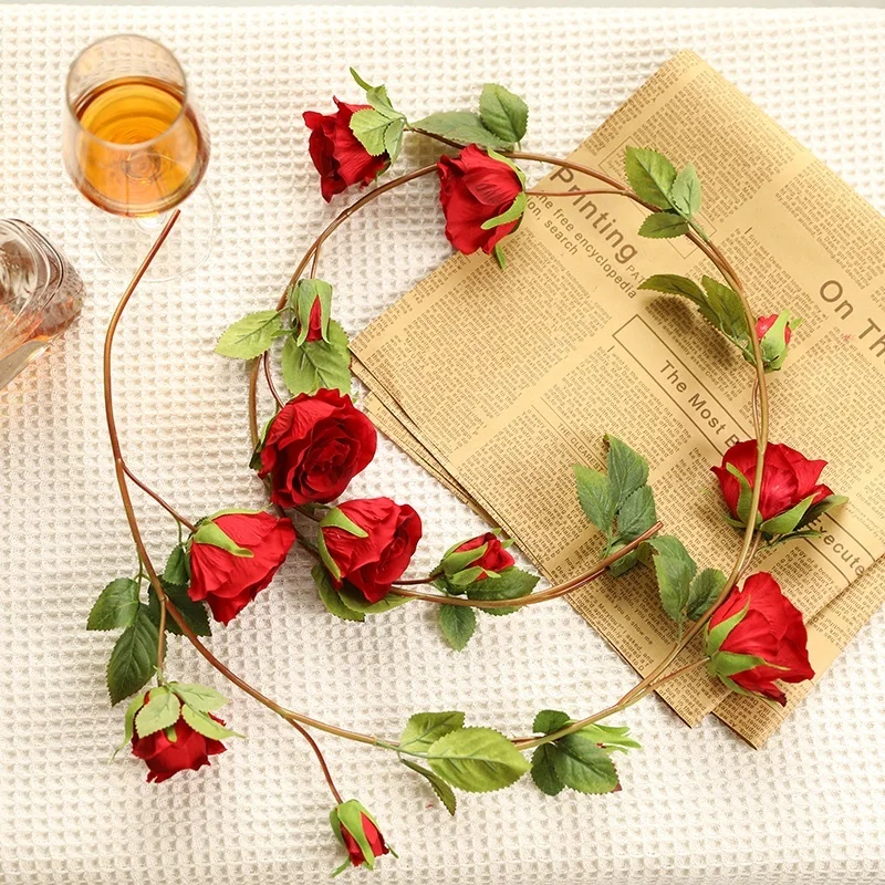 Искусственные цветы с красной розой 150 см венок из винограда и листьев весенний