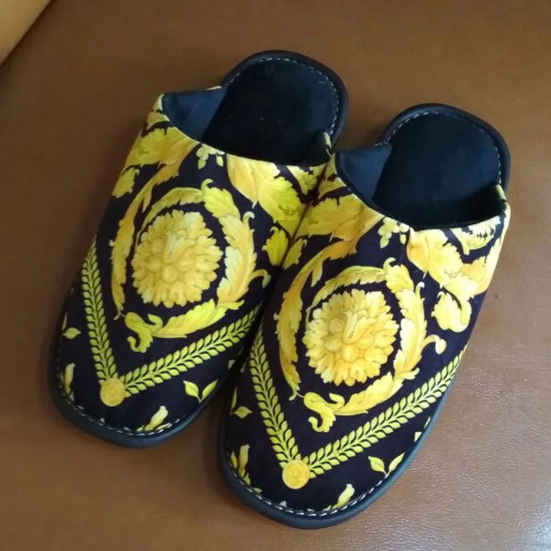 Men size A Г., зимние стильные высококачественные европейские роскошные Тапочки с большим золотым цветком на резиновой подошве женские и мужские домашние Тапочки для ванной комнаты - Цвет: Men size A