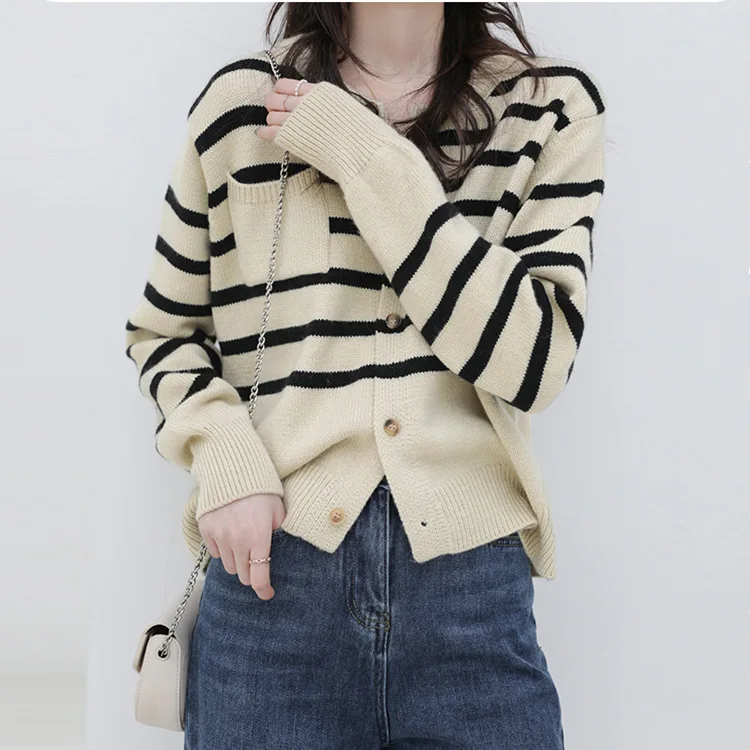 

2022 Women's striped crewneck cardigans sweater woman yiyi7400
