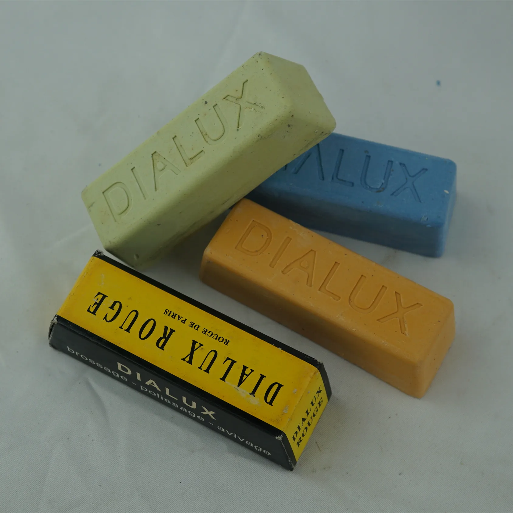 Полировальный воск Dialux для ювелирных изделий Полировка и металлов |