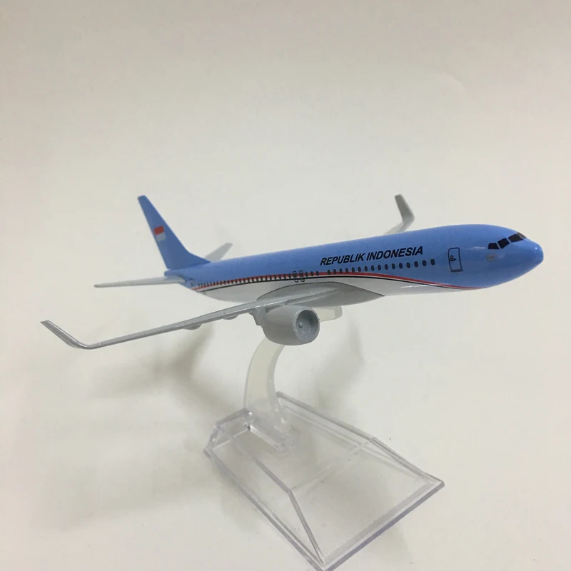 Джейсон пачка 16 см REPUBLIK Индонезия модель аэроплана самолет масштаба 1:400 Boeing 737