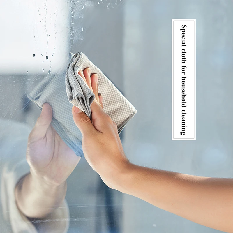 Комплект из 3 предметов в форме бокала с красным вином Чистящая салфетка весы