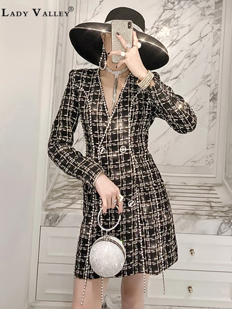 Женское твидовое платье из плотного шелка двубортное с цепочками и стразами